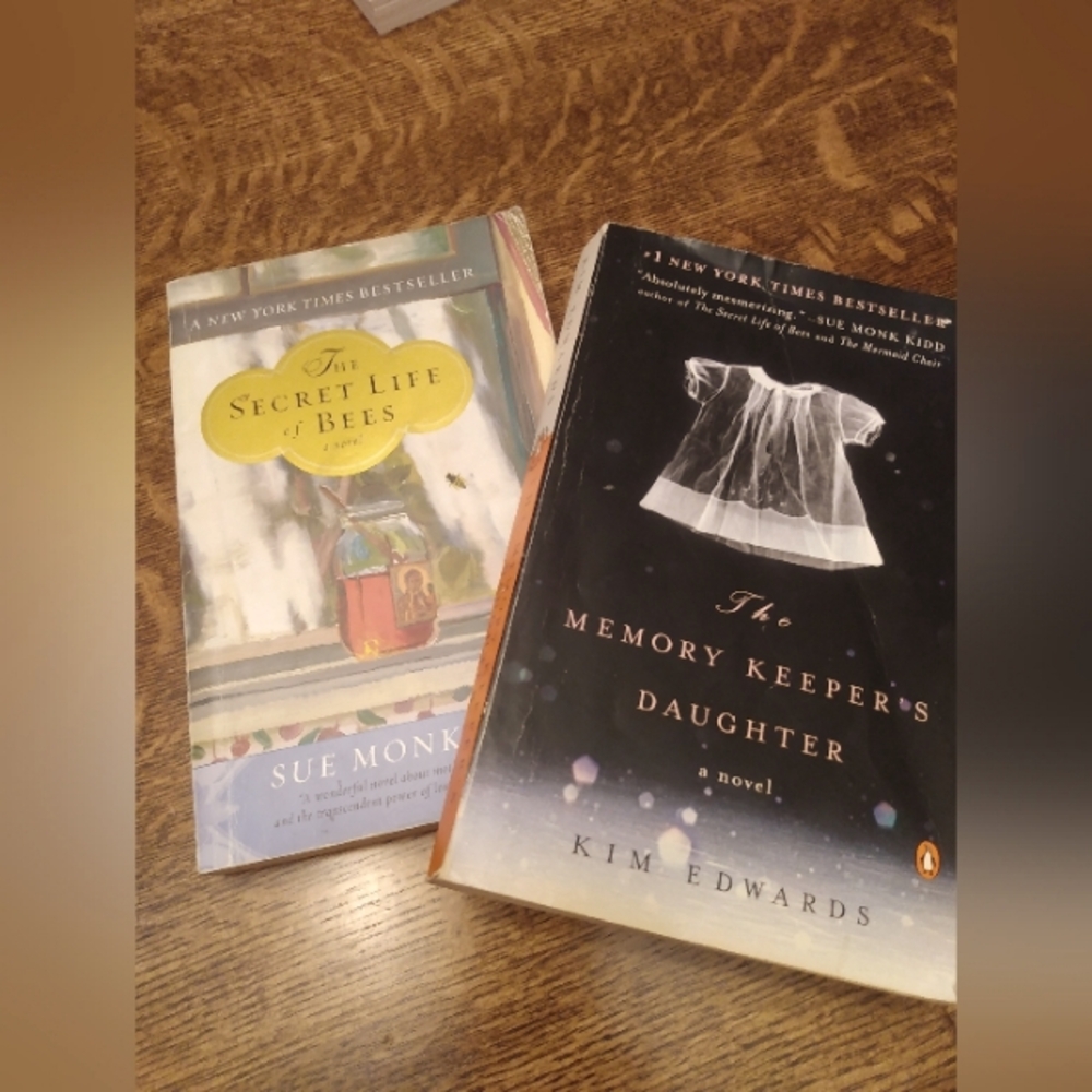 🆓🆓🆓Two Good Reads/Paperback Books